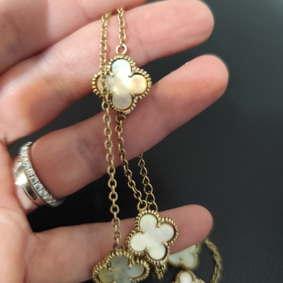 Elegant Gold and Cream Clover Necklace - Picture 2 of 3